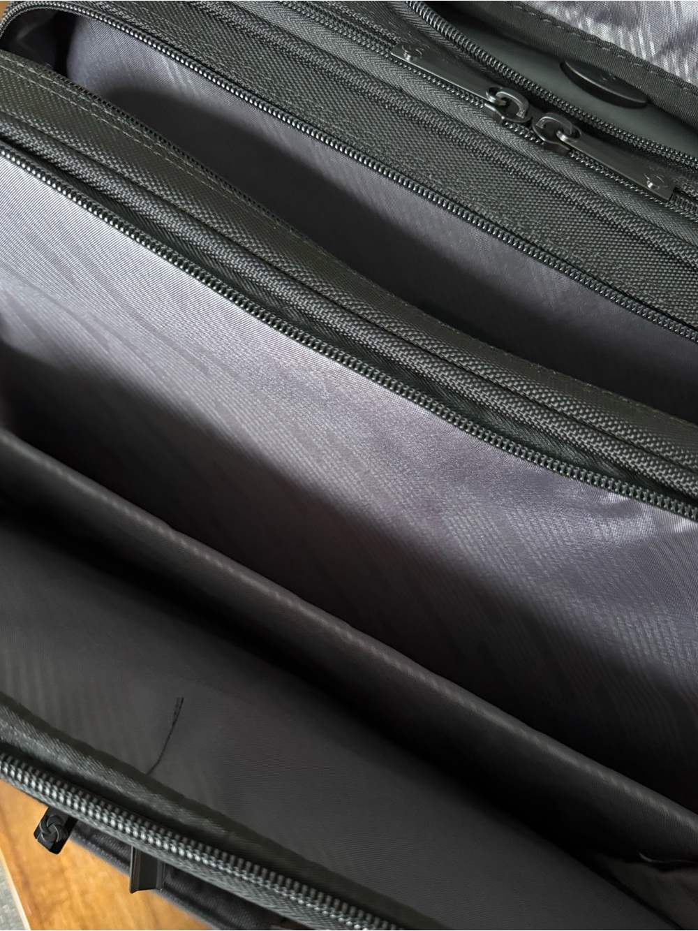 Samsonite Classic Business 2.0 Wheeled Business/Laptop Case - Picture 6 of 9